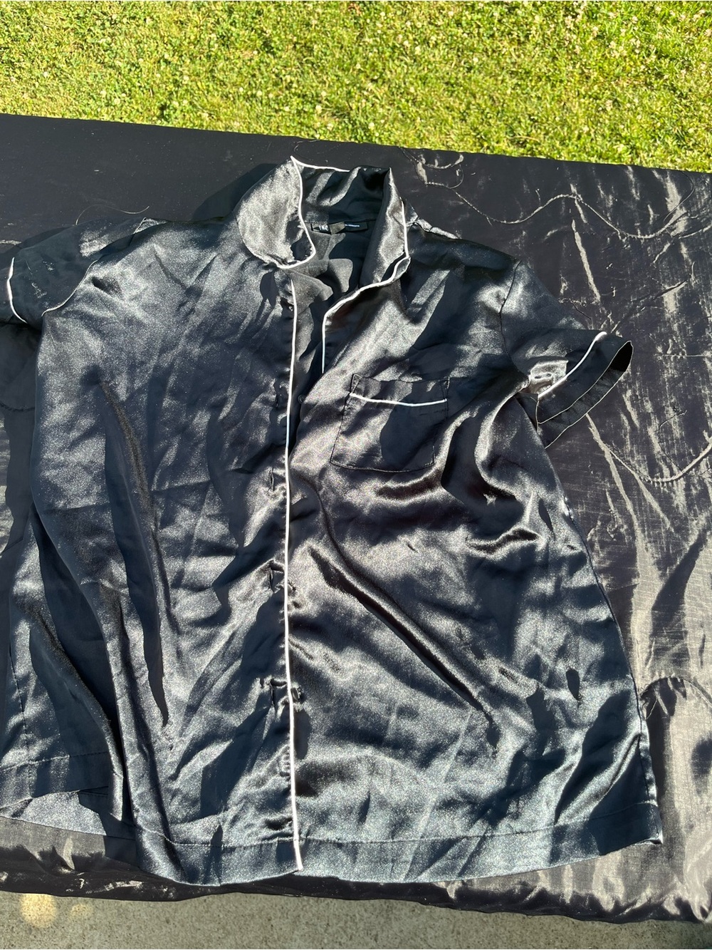 Women's Lightweight Black Satin Short-Sleeve Shirt Jacket with Contrast Piping